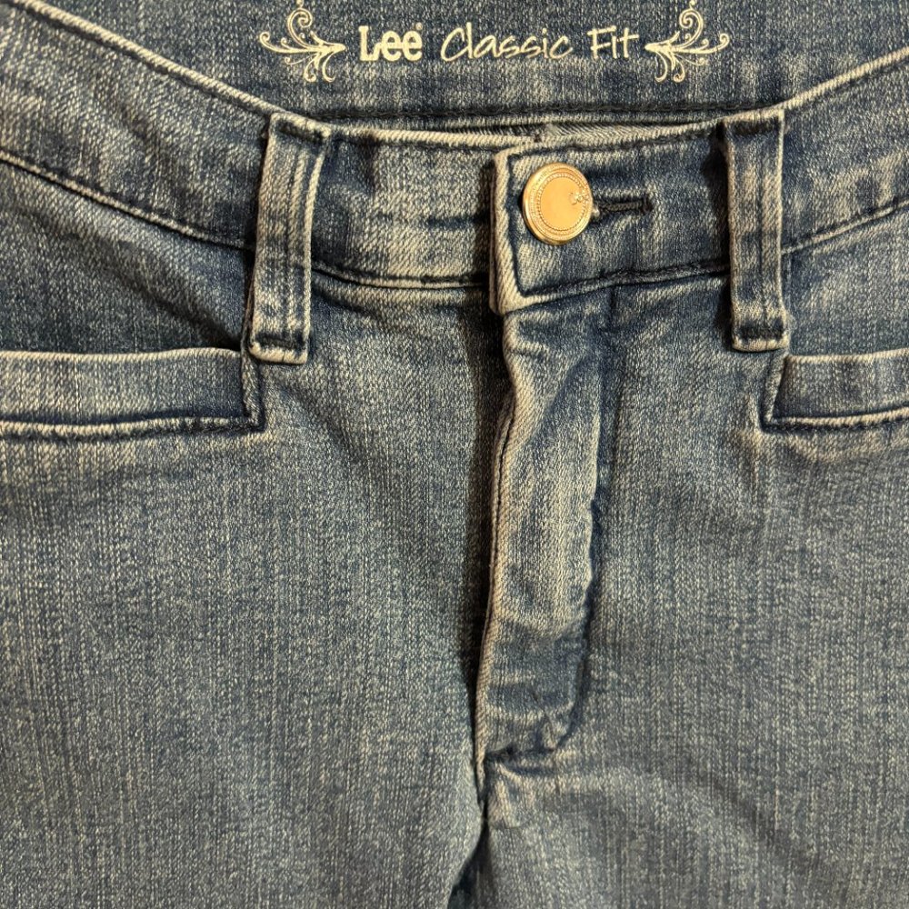 Lee‎ Classic Fit Capris, Blue, size 6P - Picture 4 of 14
